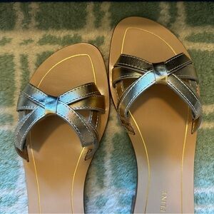 NIB Sarah Flint gold Mirjana slide. 8.5